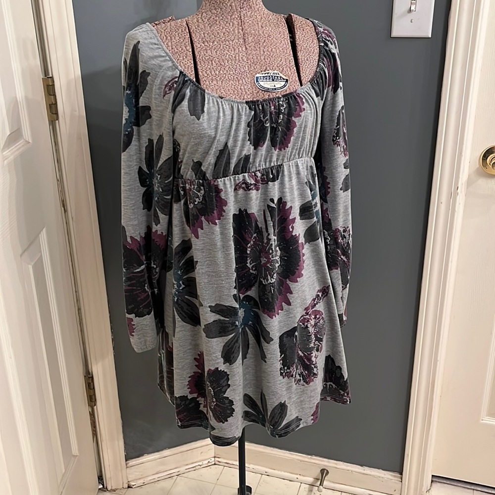 Cute and comfy mini dress or top M